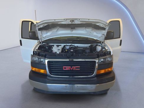 Used 2020 GMC Savana 2500 w/ Driver Convenience Package image 9