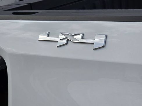 Used 2025 GMC Sierra 1500 SLT AWD/4WD image 9