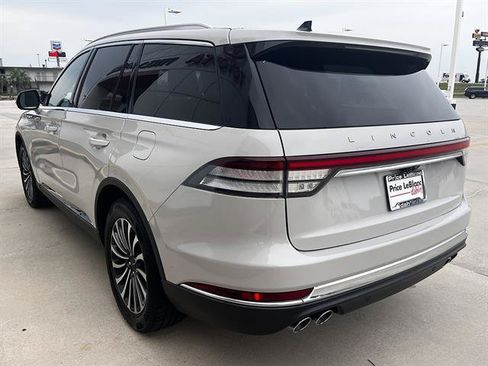 Used 2023 Lincoln Aviator Reserve RWD image 5