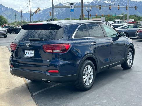 Used 2019 Kia Sorento AWD V6 image 4