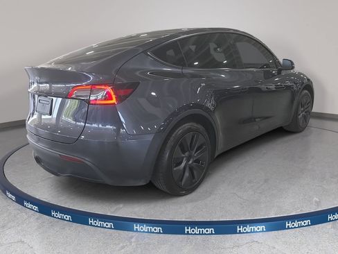 Used 2025 Tesla Model Y Long Range RWD image 6