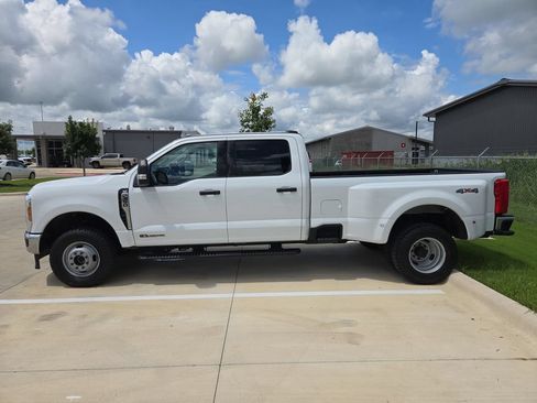 Used 2025 Ford F350 XLT AWD/4WD image 5