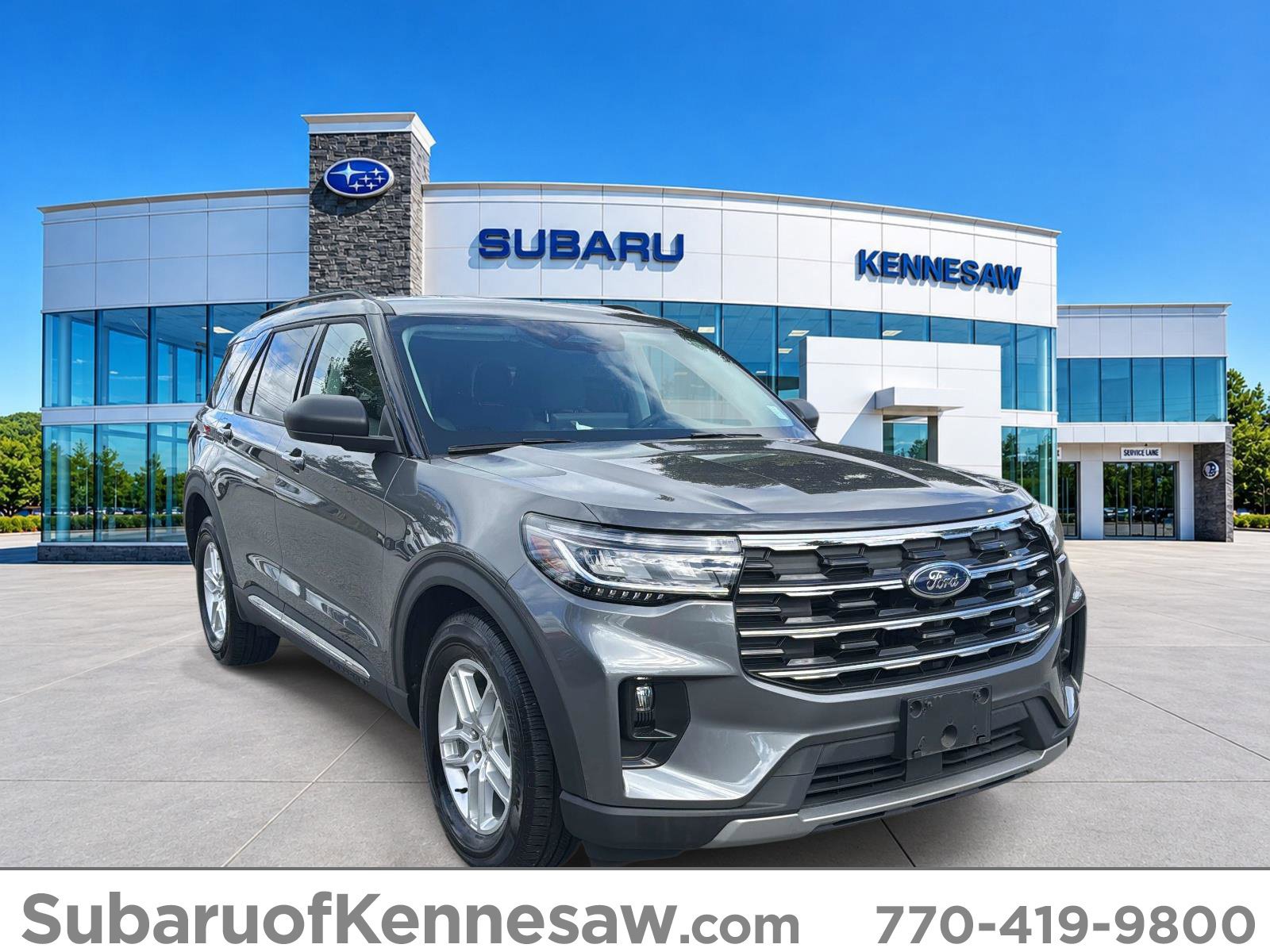 Used 2025 Ford Explorer Active w/ Active Comfort Package RWD image 1