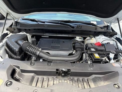 Used 2025 Chevrolet Blazer LT FWD image 11