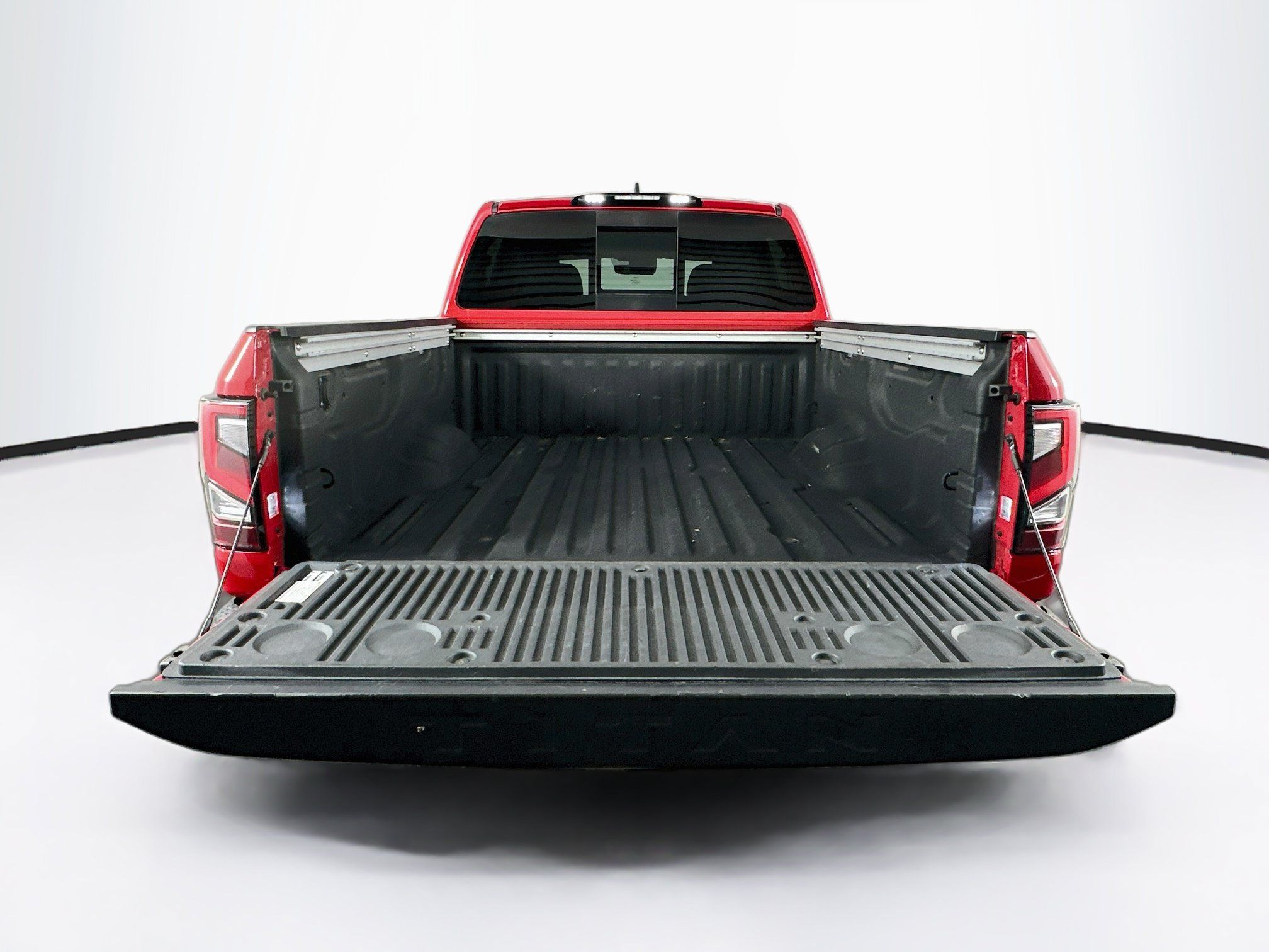 Used 2023 Nissan Titan PRO-4X w/ Pro-4x Convenience Package AWD/4WD image 29