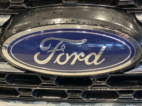 Used 2020 Ford Explorer XLT w/ Comfort Package image 10