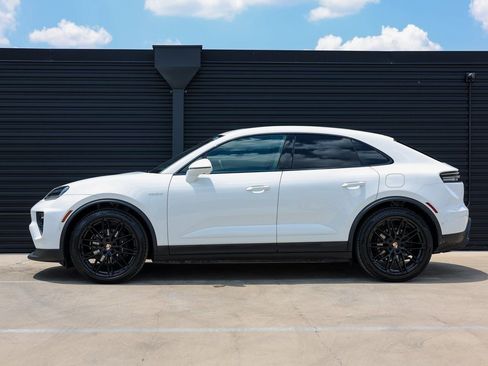 New 2025 Porsche Macan Electric RWD image 2