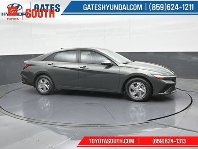 Used 2025 Hyundai Elantra SE