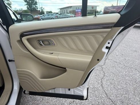 Used 2015 Ford Taurus Limited w/ Equipment Group 301A FWD image 27