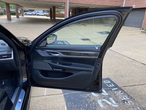 Used 2018 BMW 750i xDrive image 14