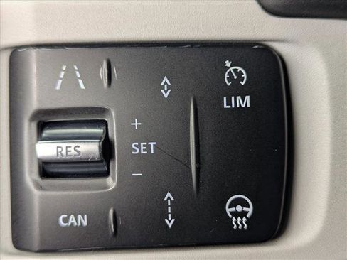 Used 2025 Land Rover Defender 110 S AWD/4WD image 11