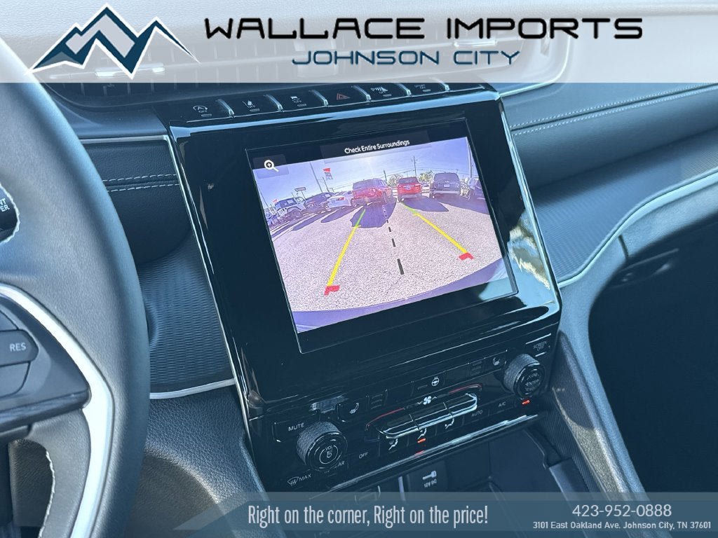 Used 2025 Jeep Grand Cherokee Laredo X w/ Luxury Tech Group I AWD/4WD image 25