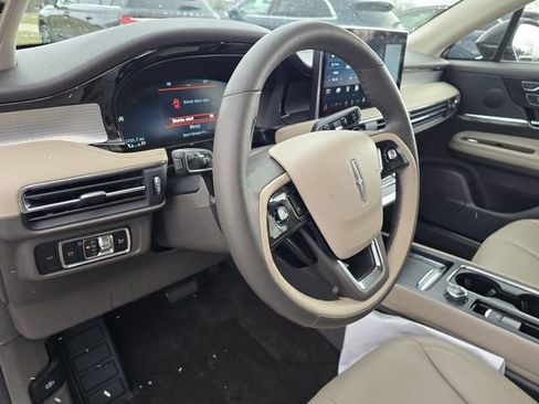 Certified 2023 Lincoln Corsair FWD w/ Equipment Group 101A image 13