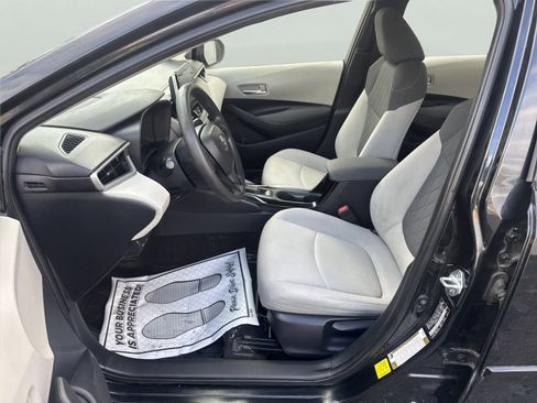 Used 2020 Toyota Corolla LE image 16