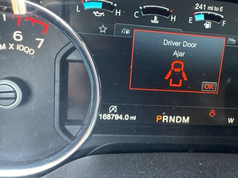 Used 2019 Ford F150 Lariat w/ Equipment Group 502A Luxury AWD/4WD image 2