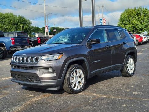 Used 2023 Jeep Compass Latitude AWD/4WD image 4
