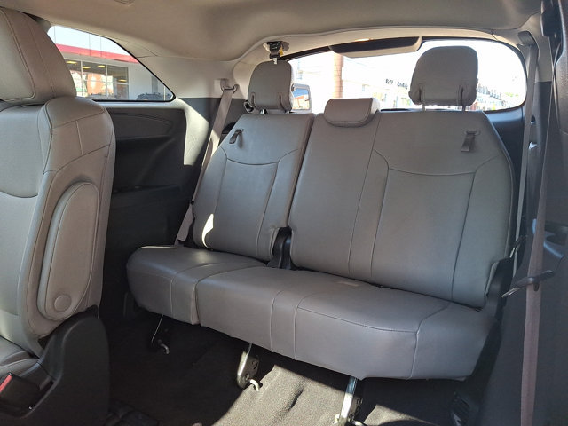 Certified 2025 Toyota Sienna XLE FWD image 10