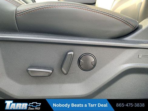 Used 2025 Ford Expedition Active AWD/4WD image 14