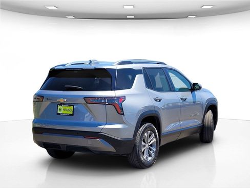 Used 2025 Chevrolet Equinox LT w/ Convenience Package II AWD/4WD image 7