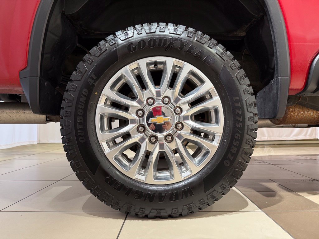 Used 2022 Chevrolet Silverado 2500 High Country w/ Z71 Off-Road Package AWD/4WD image 9
