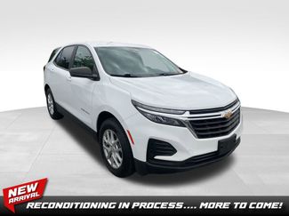 Used 2023 Chevrolet Equinox LS w/ LS Convenience Package AWD/4WD video 1