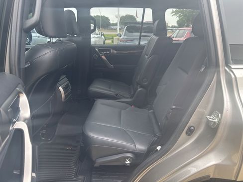 Used 2023 Lexus GX 460 Luxury w/ Sport Design Package image 5