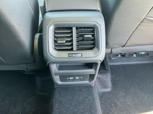 New 2026 Volkswagen Taos SE AWD/4WD image 16