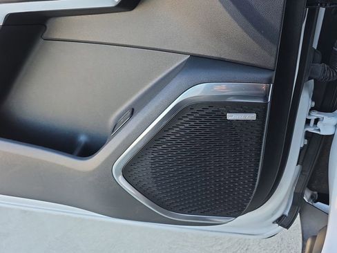 Used 2025 GMC Acadia Elevation image 25