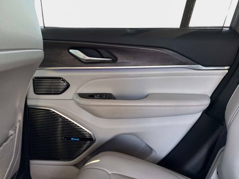 Used 2023 Jeep Grand Cherokee Overland w/ Adv Protech Group III image 16