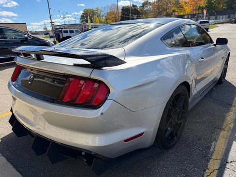 Used 2016 Ford Mustang GT image 3