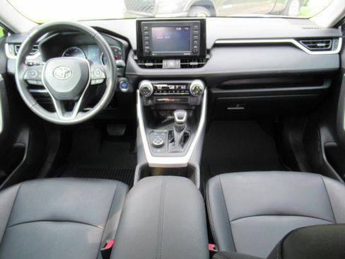 Used 2022 Toyota RAV4 XLE Premium AWD/4WD image 12
