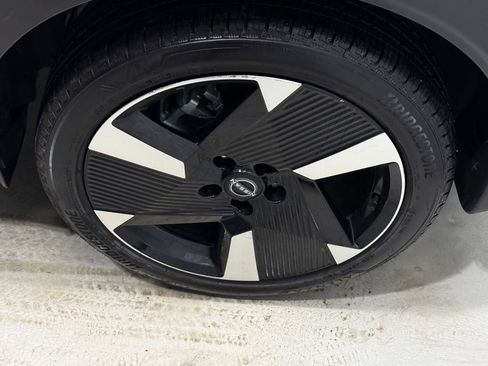 Certified 2025 Nissan Kicks SR image 8