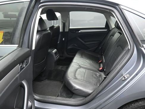 Used 2014 Volkswagen Passat 1.8T Wolfsburg Edition image 28