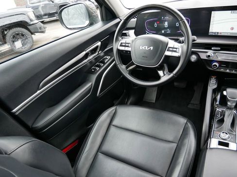Used 2025 Kia Telluride S image 10