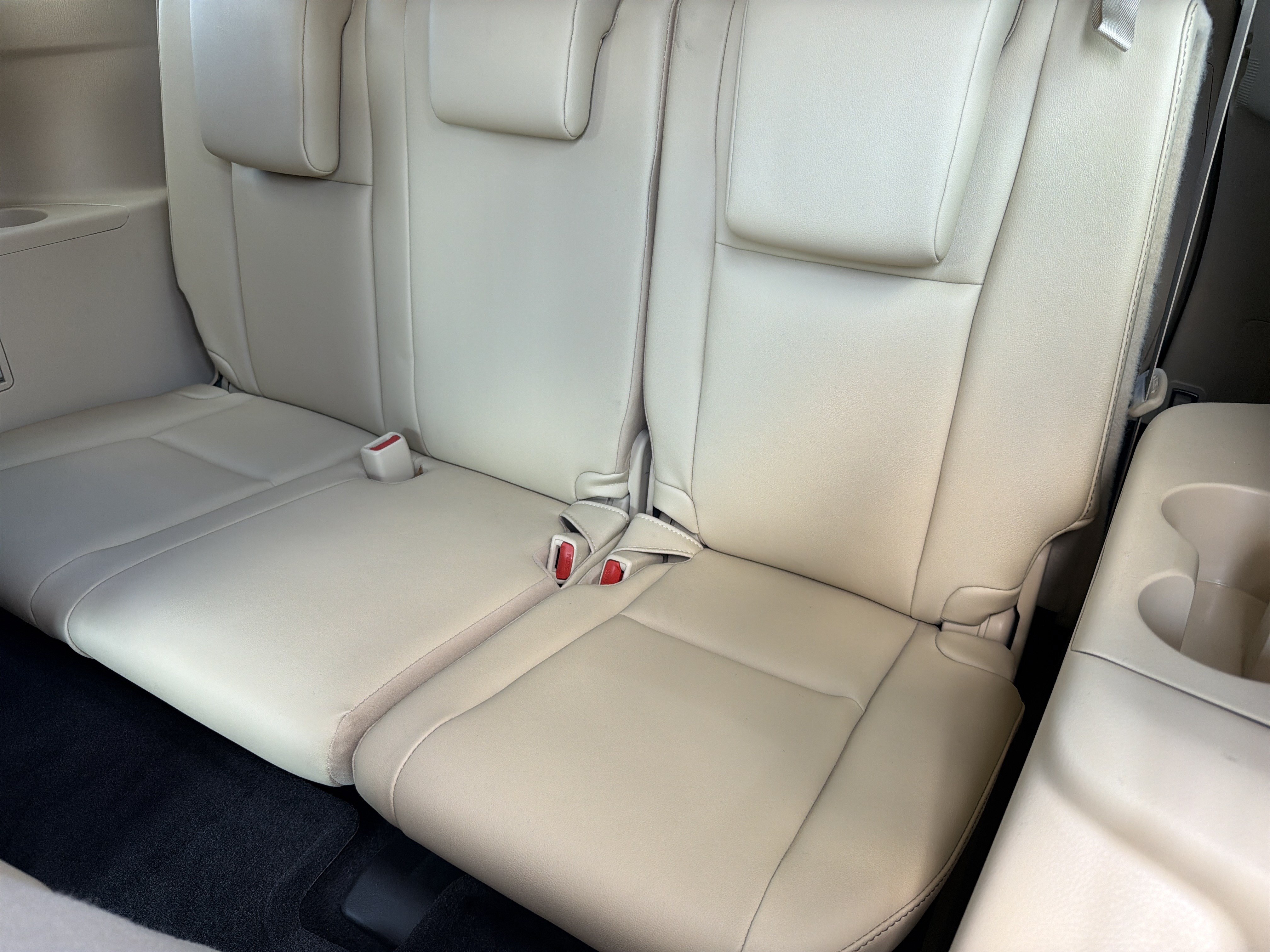 Used 2019 Toyota Highlander XLE FWD image 29
