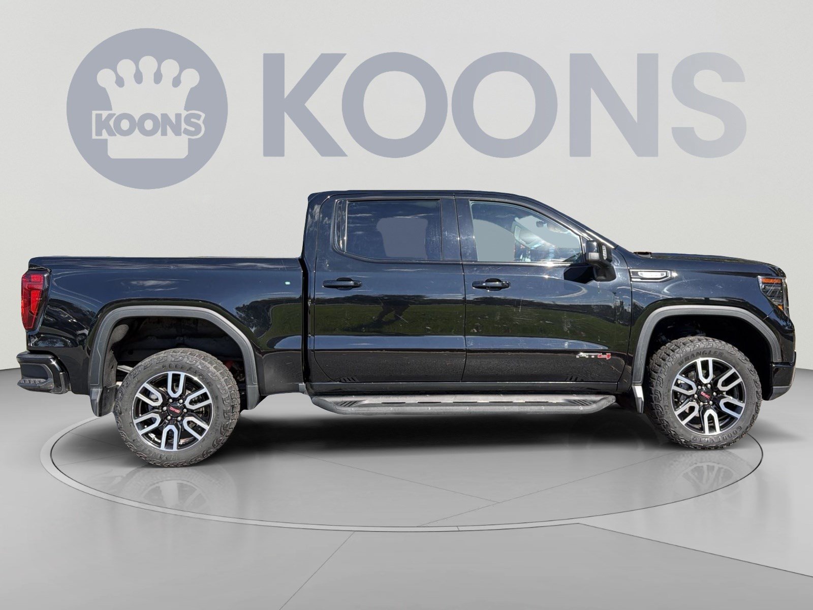 Used 2024 GMC Sierra 1500 AT4 w/ Technology Package AWD/4WD image 8