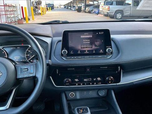 Certified 2023 Nissan Rogue SV image 7