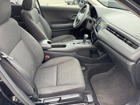 Used 2017 Honda HR-V EX image 16