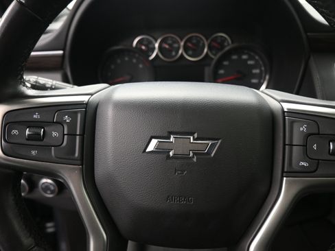 Used 2021 Chevrolet Suburban Z71 image 16