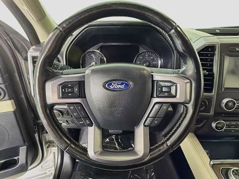 Used 2018 Ford Expedition Max Platinum RWD image 12