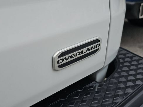 Used 2020 Jeep Gladiator Overland w/ LED Lighting Group AWD/4WD image 32