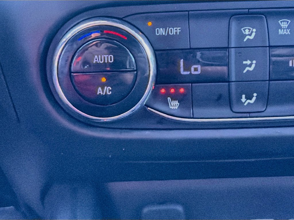 Used 2023 Chevrolet TrailBlazer LT w/ Convenience Package FWD image 19