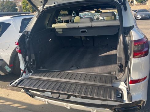 Used 2020 BMW X5 xDrive40i w/ M Sport Package image 6