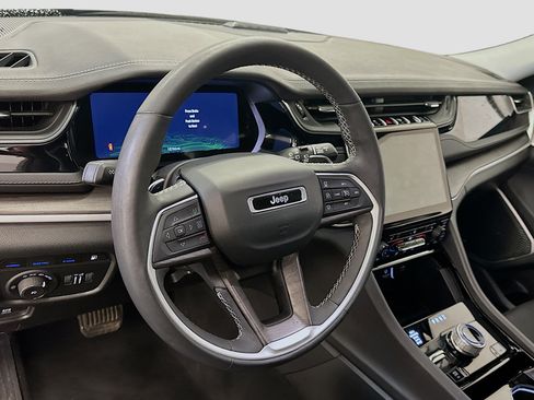 Used 2023 Jeep Grand Cherokee 4WD 4xe image 18
