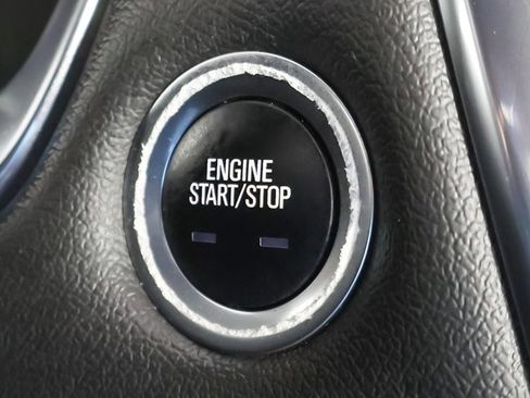 Used 2023 Chevrolet Traverse LT FWD image 38