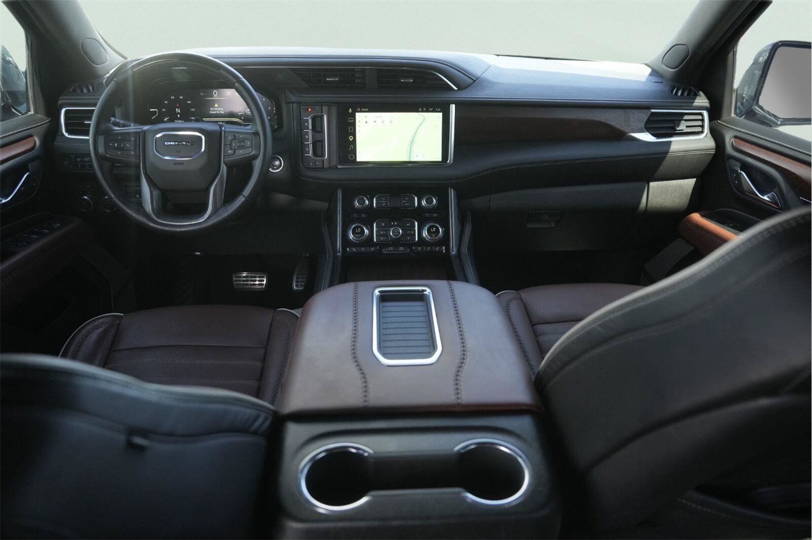 Used 2023 GMC Yukon XL Denali Ultimate w/ LPO, Floor Liner Package AWD/4WD image 23