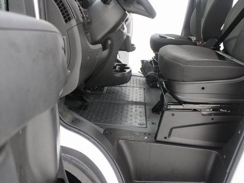 Used 2025 RAM ProMaster 2500 w/ Convenience Group image 15