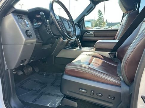 Used 2016 Ford Expedition Platinum AWD/4WD image 9