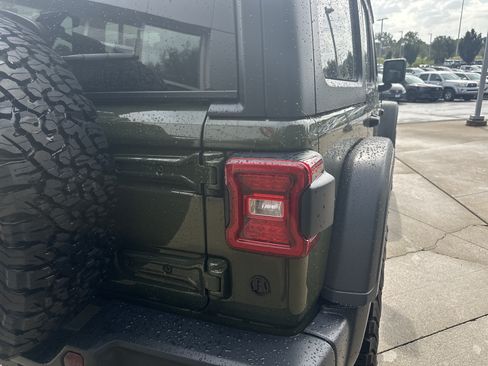 Used 2022 Jeep Wrangler Unlimited Rubicon 4xe w/ Cold Weather Group AWD/4WD image 12