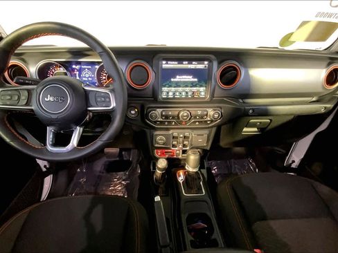 Used 2023 Jeep Gladiator Mojave w/ Cold Weather Group image 16